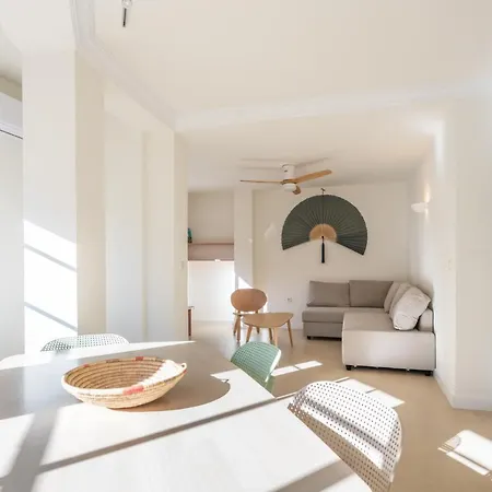 Amplio Apartamento Trinidad By Renthas * Malaga